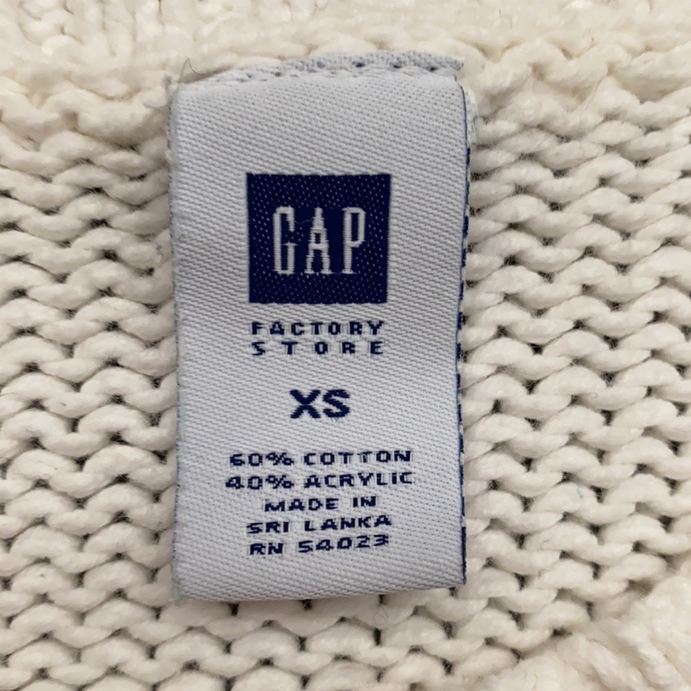 GAP Knit Sweater - Picture 2 of 5